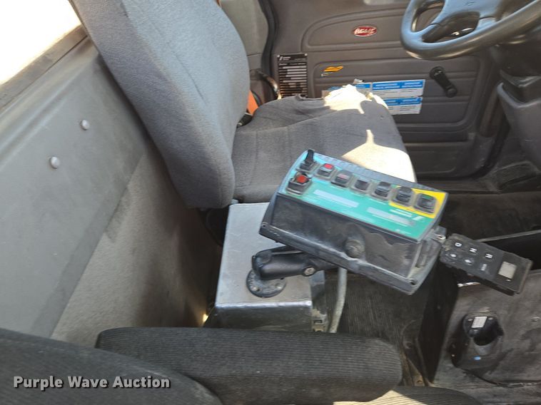 image for item EE8483 2007 Peterbilt 357 ready mix truck