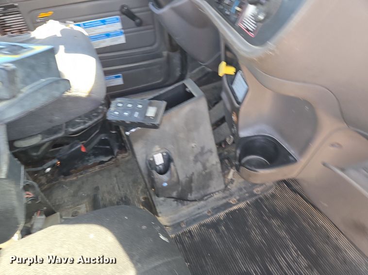 image for item EE8483 2007 Peterbilt 357 ready mix truck