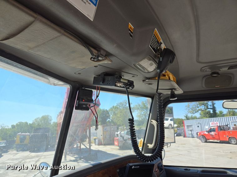 image for item EE8483 2007 Peterbilt 357 ready mix truck