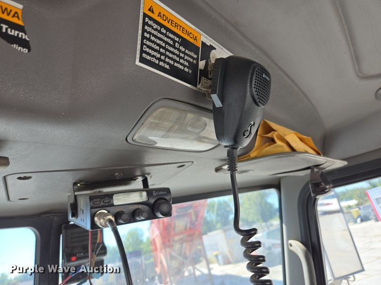 image for item EE8483 2007 Peterbilt 357 ready mix truck