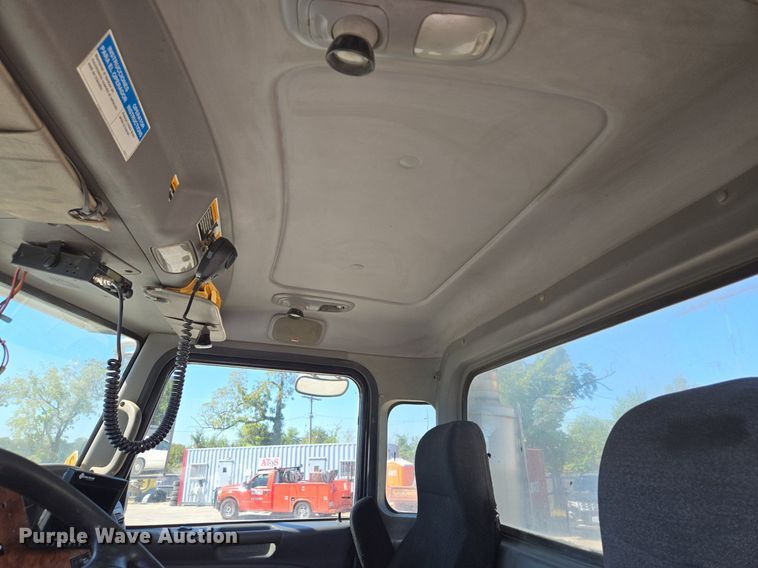 image for item EE8483 2007 Peterbilt 357 ready mix truck