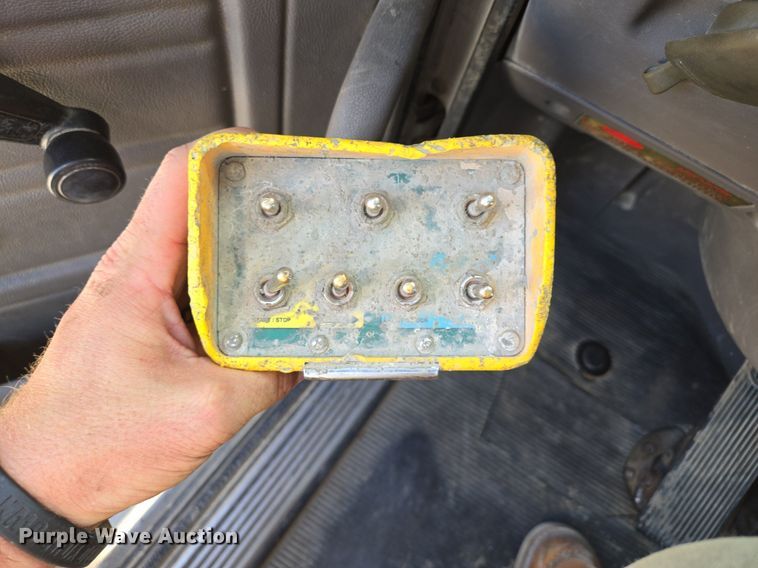 image for item EE8483 2007 Peterbilt 357 ready mix truck