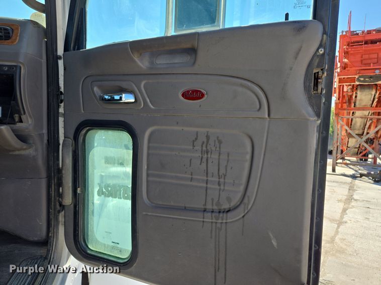 image for item EE8483 2007 Peterbilt 357 ready mix truck