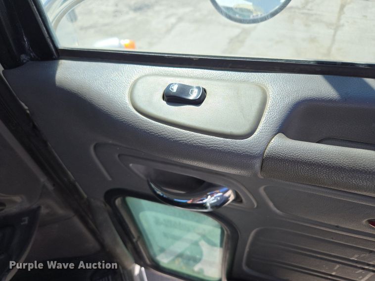 image for item EE8483 2007 Peterbilt 357 ready mix truck