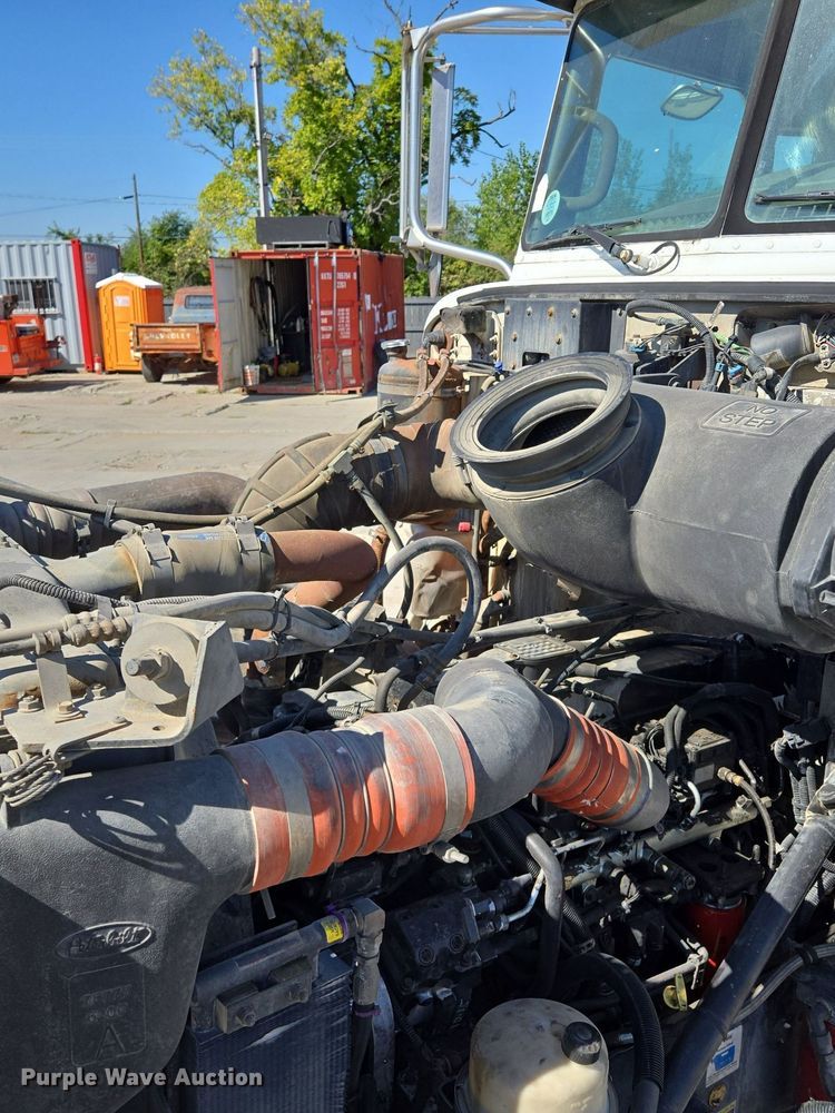 image for item EE8483 2007 Peterbilt 357 ready mix truck