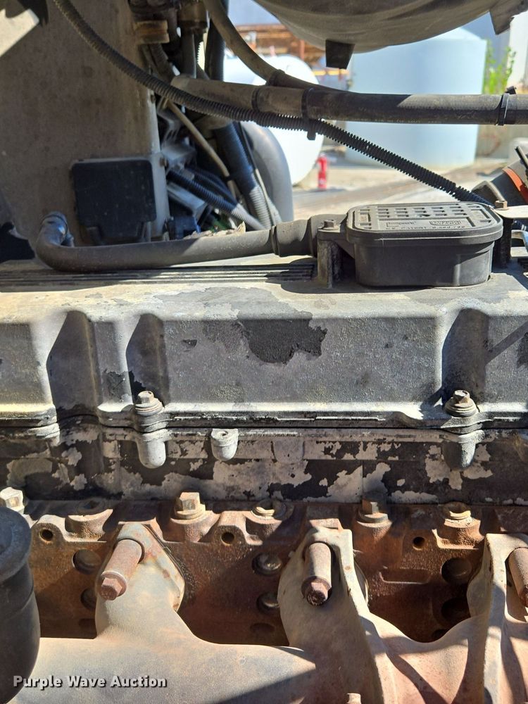 image for item EE8483 2007 Peterbilt 357 ready mix truck