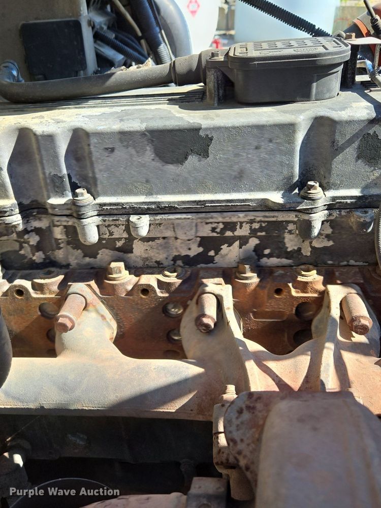 image for item EE8483 2007 Peterbilt 357 ready mix truck