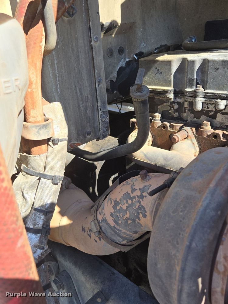 image for item EE8483 2007 Peterbilt 357 ready mix truck