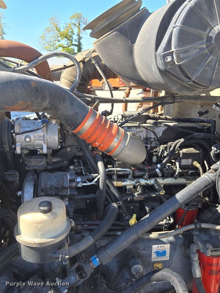 image for item EE8483 2007 Peterbilt 357 ready mix truck