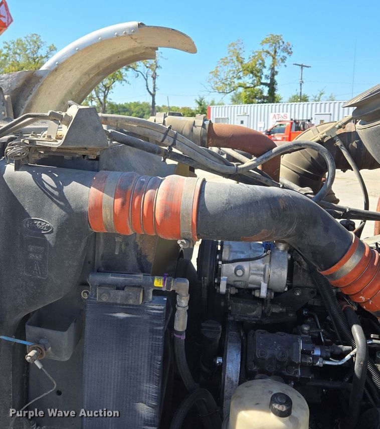 image for item EE8483 2007 Peterbilt 357 ready mix truck