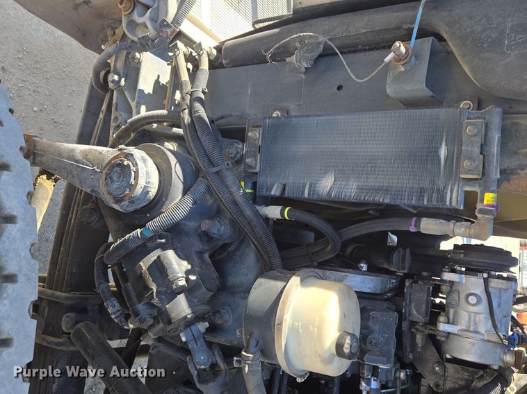 image for item EE8483 2007 Peterbilt 357 ready mix truck