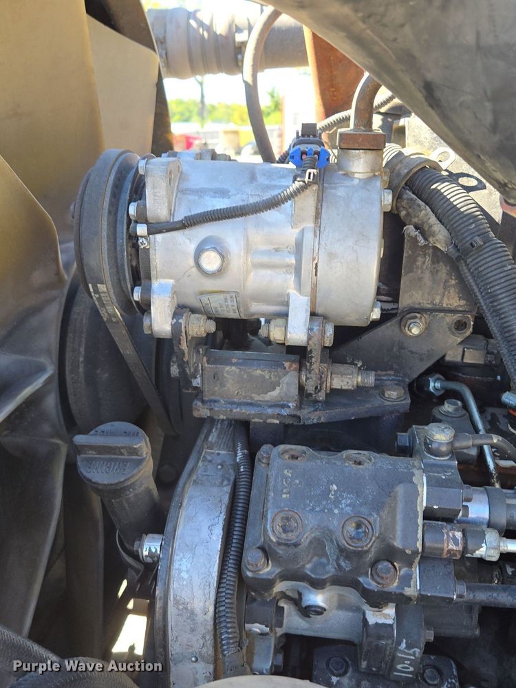 image for item EE8483 2007 Peterbilt 357 ready mix truck