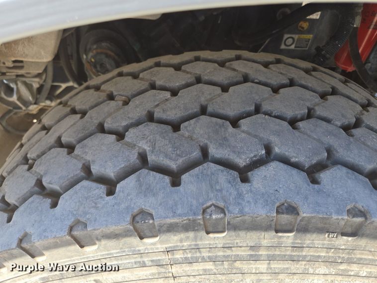 image for item EE8483 2007 Peterbilt 357 ready mix truck