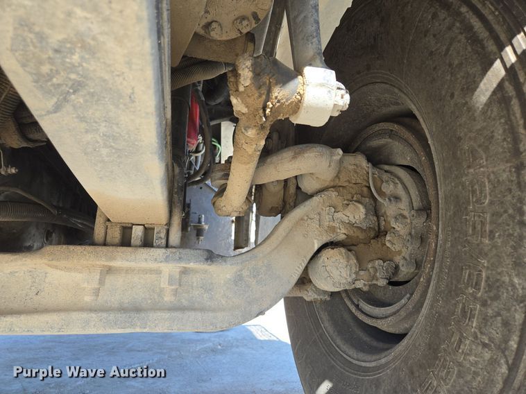 image for item EE8483 2007 Peterbilt 357 ready mix truck