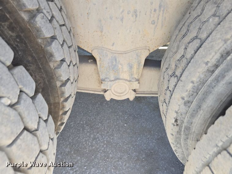 image for item EE8483 2007 Peterbilt 357 ready mix truck