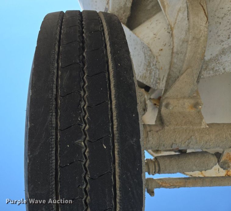 image for item EE8483 2007 Peterbilt 357 ready mix truck