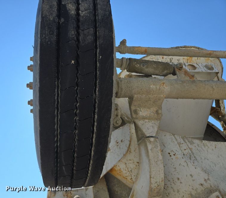 image for item EE8483 2007 Peterbilt 357 ready mix truck