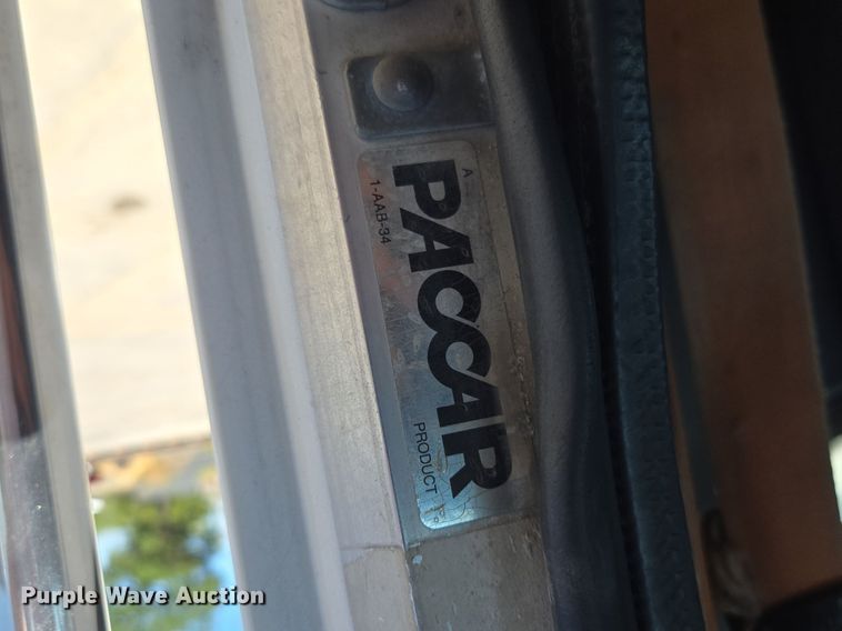 image for item EE8483 2007 Peterbilt 357 ready mix truck