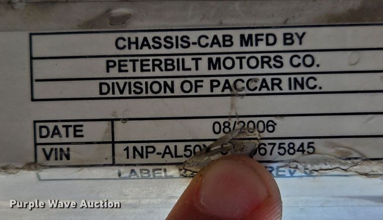 image for item EE8483 2007 Peterbilt 357 ready mix truck