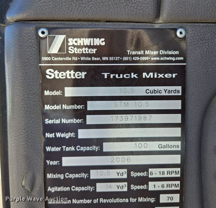 image for item EE8483 2007 Peterbilt 357 ready mix truck