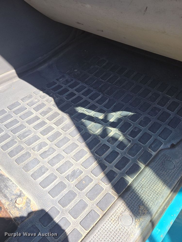 image for item EE8484 2007 Volvo  VNM semi truck