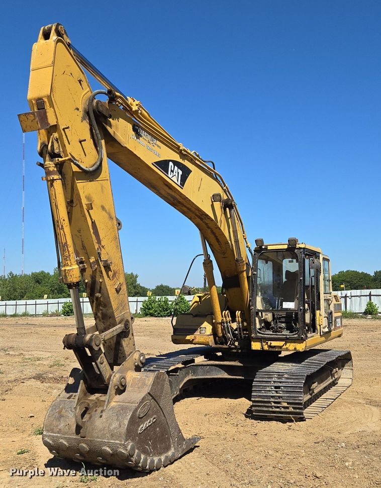 image for item EE8485 2000 Caterpillar 320BL excavator