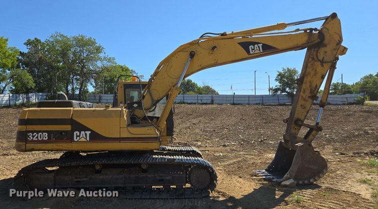 image for item EE8485 2000 Caterpillar 320BL excavator