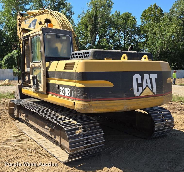 image for item EE8485 2000 Caterpillar 320BL excavator