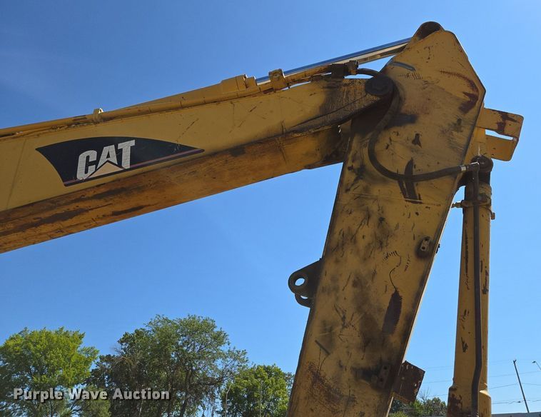 image for item EE8485 2000 Caterpillar 320BL excavator