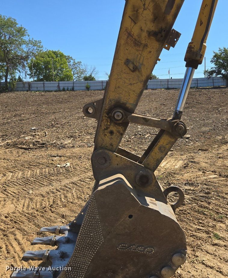 image for item EE8485 2000 Caterpillar 320BL excavator