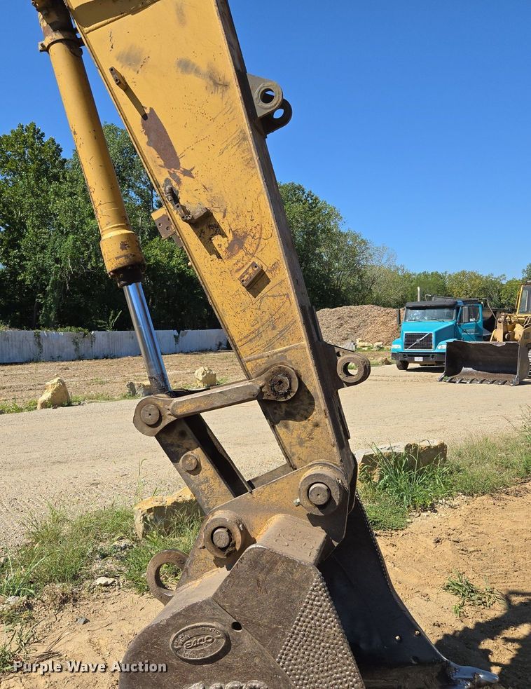 image for item EE8485 2000 Caterpillar 320BL excavator