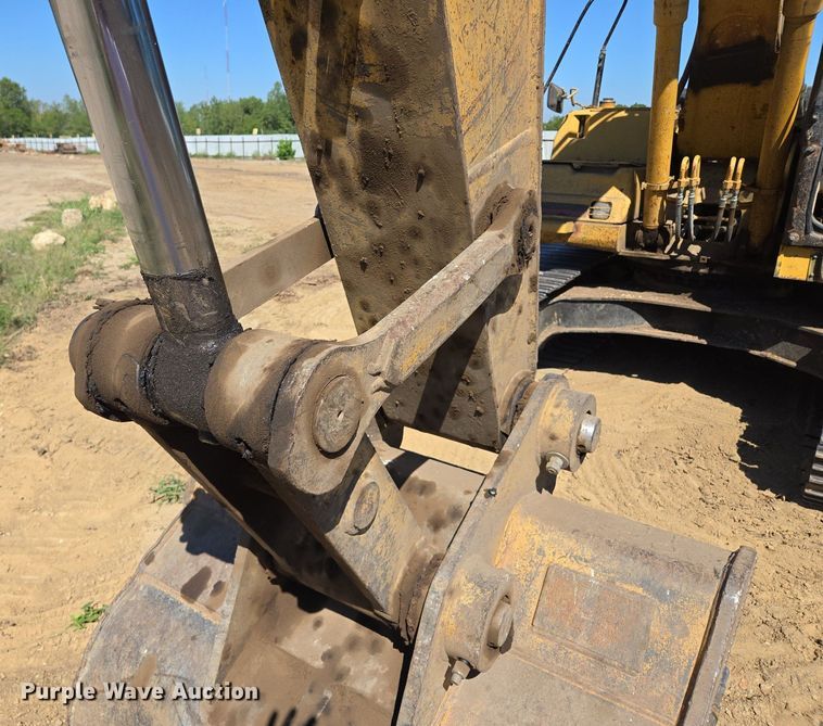 image for item EE8485 2000 Caterpillar 320BL excavator