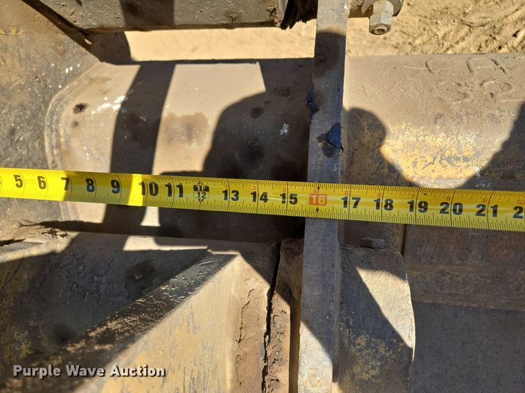 image for item EE8485 2000 Caterpillar 320BL excavator