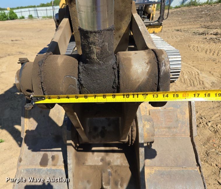 image for item EE8485 2000 Caterpillar 320BL excavator