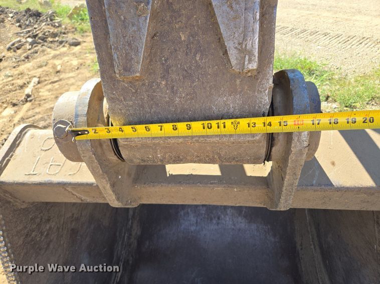 image for item EE8485 2000 Caterpillar 320BL excavator