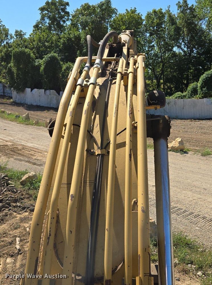 image for item EE8485 2000 Caterpillar 320BL excavator