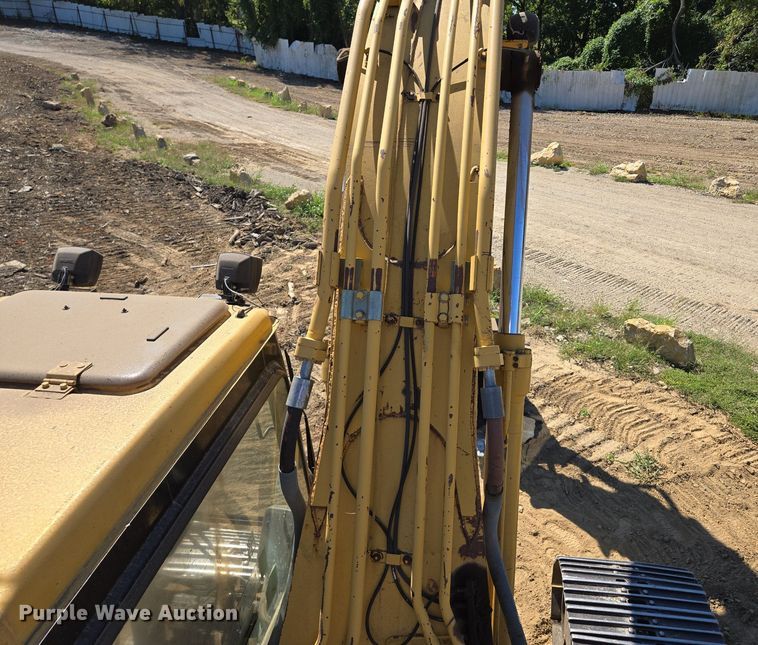 image for item EE8485 2000 Caterpillar 320BL excavator