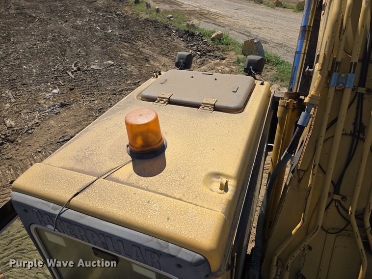 image for item EE8485 2000 Caterpillar 320BL excavator