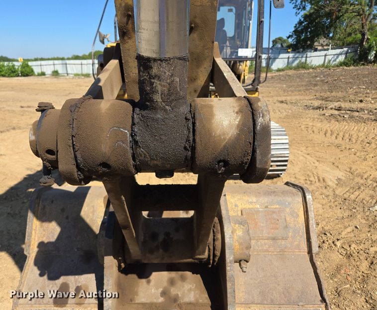 image for item EE8485 2000 Caterpillar 320BL excavator