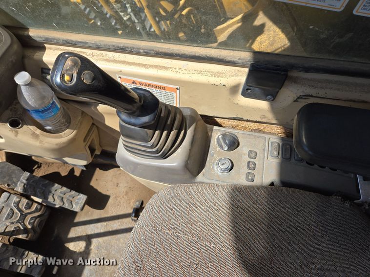 image for item EE8485 2000 Caterpillar 320BL excavator