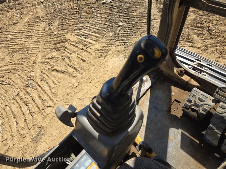 image for item EE8485 2000 Caterpillar 320BL excavator