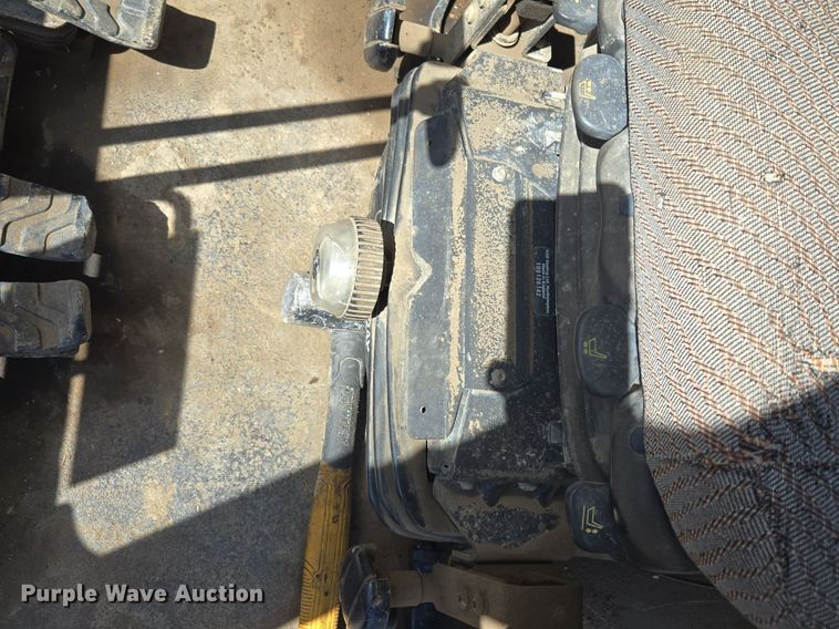 image for item EE8485 2000 Caterpillar 320BL excavator