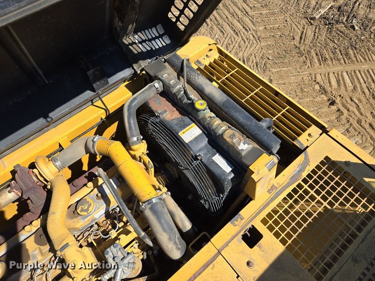 image for item EE8485 2000 Caterpillar 320BL excavator