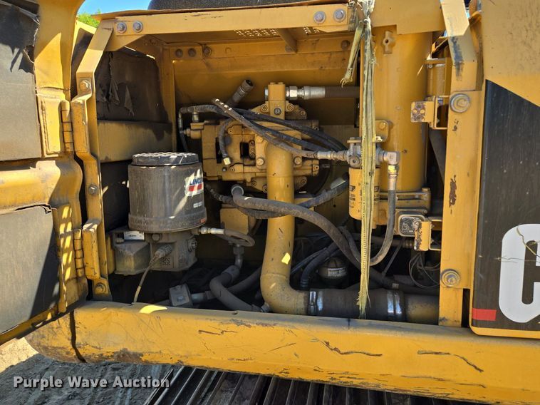 image for item EE8485 2000 Caterpillar 320BL excavator