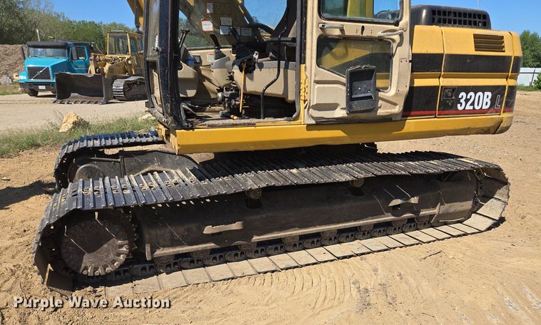 image for item EE8485 2000 Caterpillar 320BL excavator