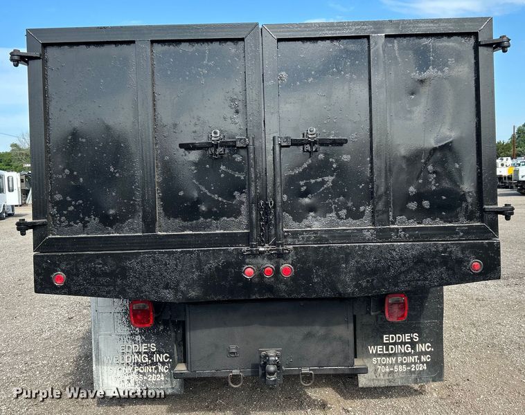 image for item EG0735 2007 Chevrolet  C6500 dump truck