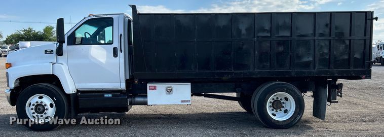 image for item EG0735 2007 Chevrolet  C6500 dump truck