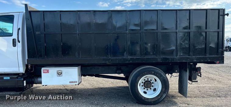 image for item EG0735 2007 Chevrolet  C6500 dump truck