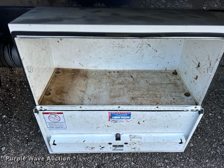 image for item EG0735 2007 Chevrolet  C6500 dump truck