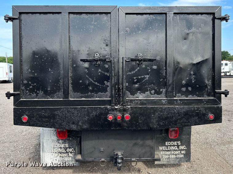 image for item EG0735 2007 Chevrolet  C6500 dump truck